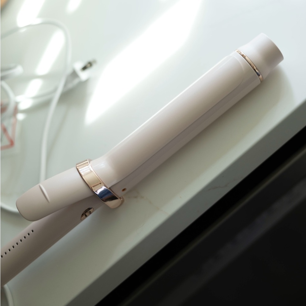 T3 1.5” Curling Iron in Rose Gold - Picture 3 of 5